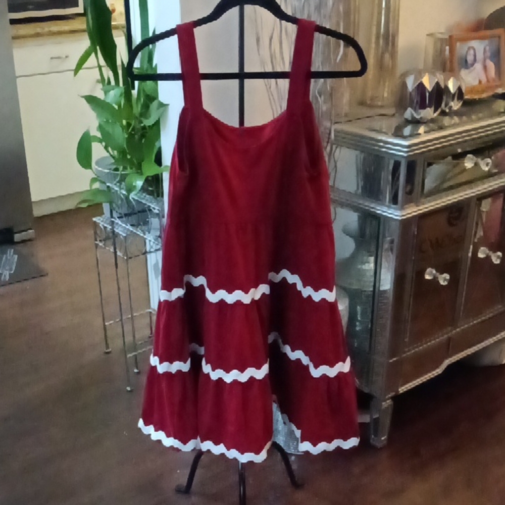 A: Burgundy Sleeveless Scoop Neck Sundress